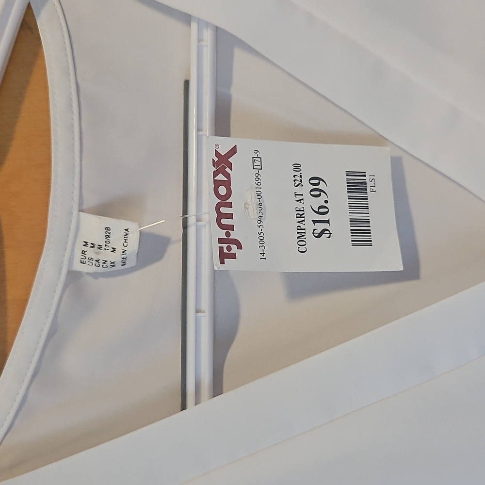 Off White V-Neck Tank Top - Picture 2 of 4